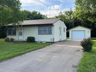 2708 NE Seward AVE, Topeka, KS 66616