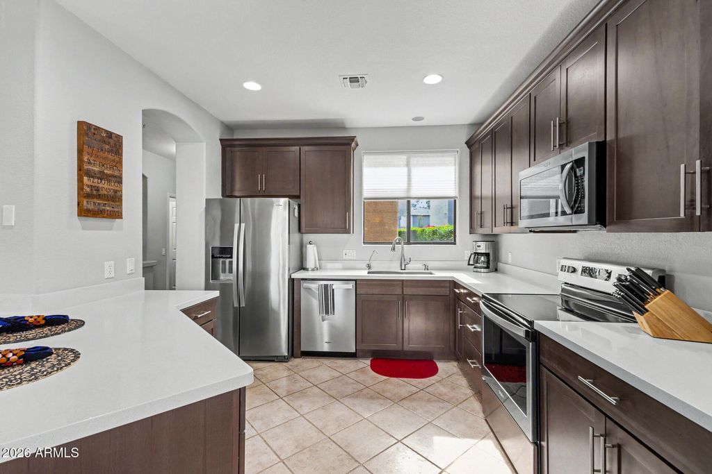 Image 12 of property listing at 13606 N CAMBRIA Drive 102, Fountain Hills, AZ 85268