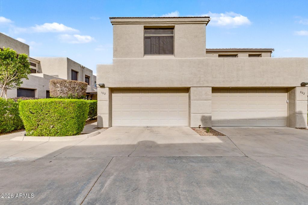 Image 2 of property listing at 13606 N CAMBRIA Drive 102, Fountain Hills, AZ 85268