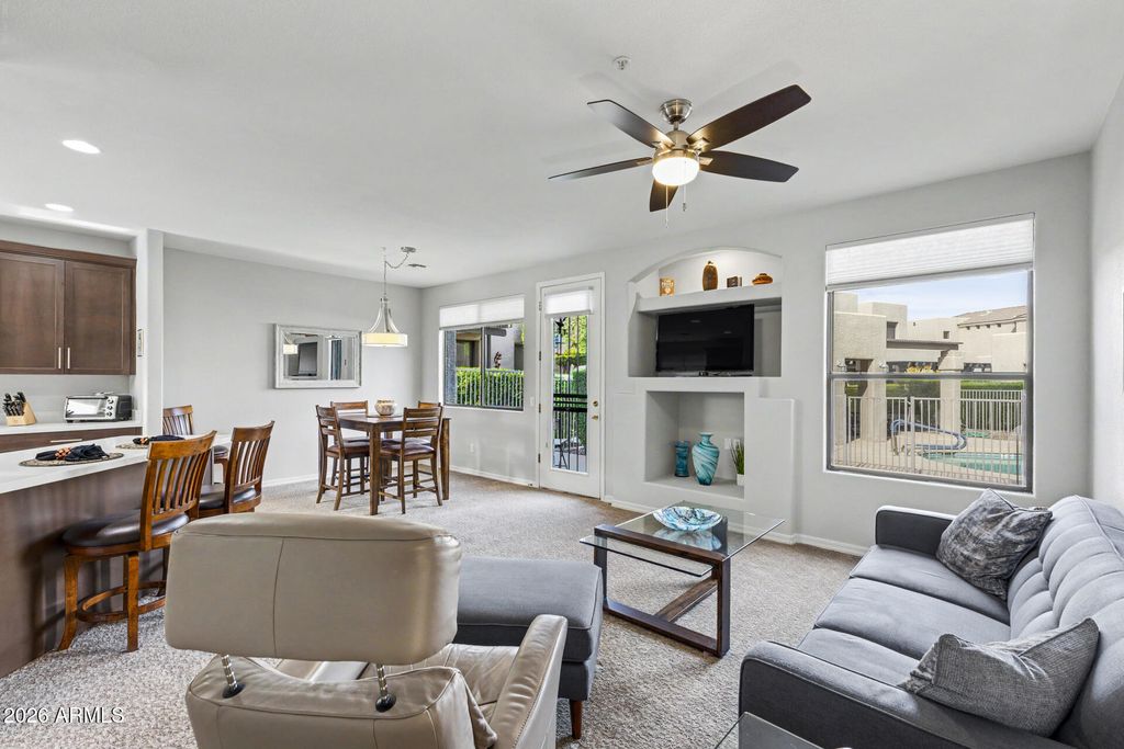 Image 3 of property listing at 13606 N CAMBRIA Drive 102, Fountain Hills, AZ 85268