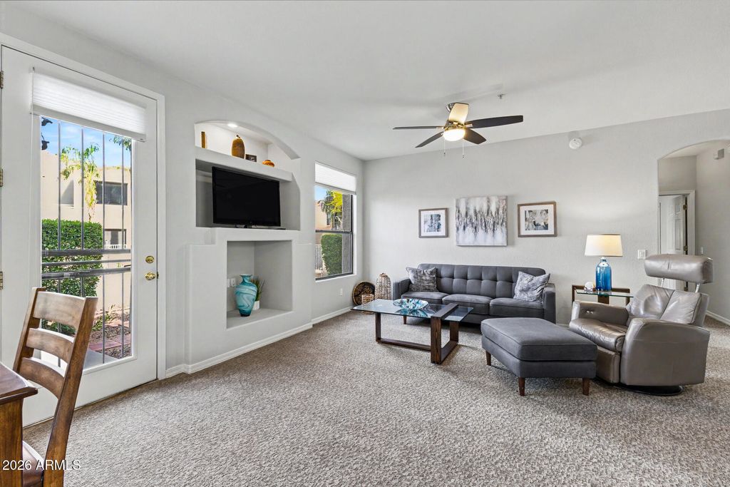 Image 5 of property listing at 13606 N CAMBRIA Drive 102, Fountain Hills, AZ 85268