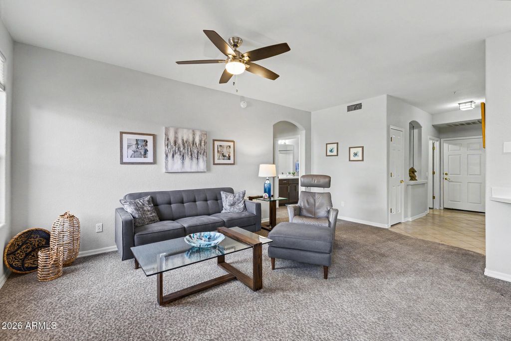 Image 7 of property listing at 13606 N CAMBRIA Drive 102, Fountain Hills, AZ 85268