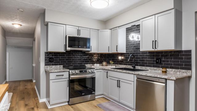 6641 Kennington Square S, Pickerington, OH 43147