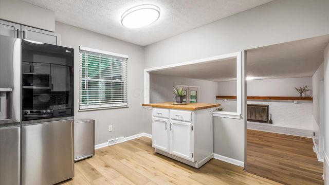 6641 Kennington Square S, Pickerington, OH 43147