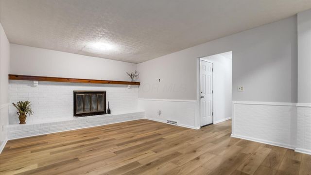 6641 Kennington Square S, Pickerington, OH 43147