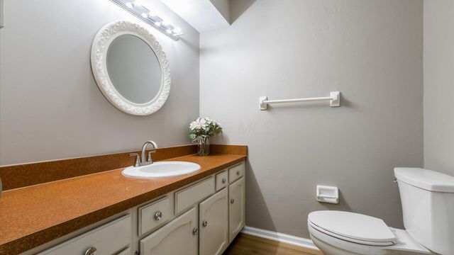 6641 Kennington Square S, Pickerington, OH 43147