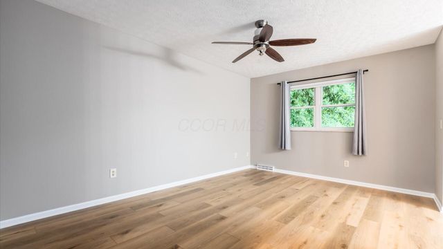 6641 Kennington Square S, Pickerington, OH 43147