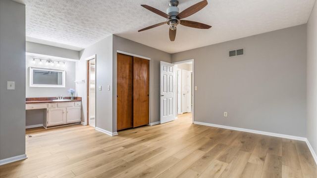 6641 Kennington Square S, Pickerington, OH 43147
