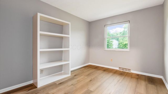 6641 Kennington Square S, Pickerington, OH 43147