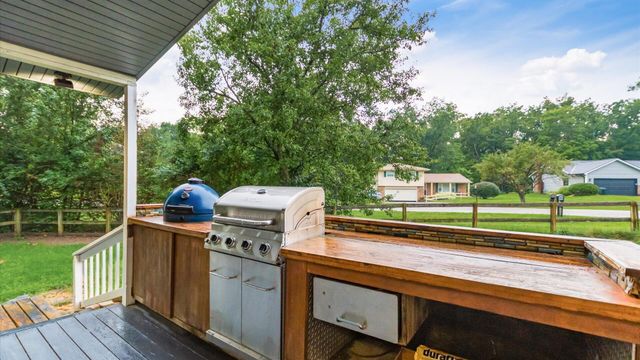 6641 Kennington Square S, Pickerington, OH 43147