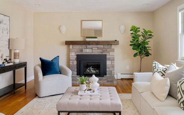 10 Hackensack Ter, Boston, MA 02467