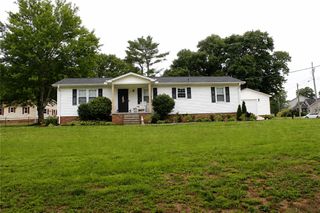 100 Meadowood Drive, Easley, SC 29640