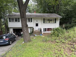 13 Alpine Dr, Kinnelon Boro, NJ 07405