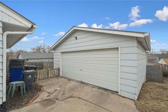 1104 Brockman Drive SE, Cedar Rapids, IA 52403