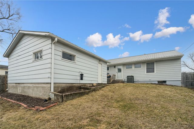 1104 Brockman Drive SE, Cedar Rapids, IA 52403