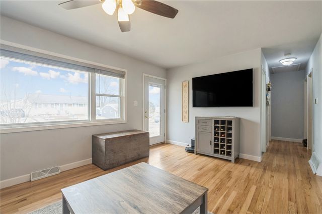 1104 Brockman Drive SE, Cedar Rapids, IA 52403