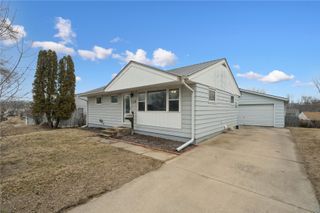 1104 Brockman Drive SE, Cedar Rapids, IA 52403