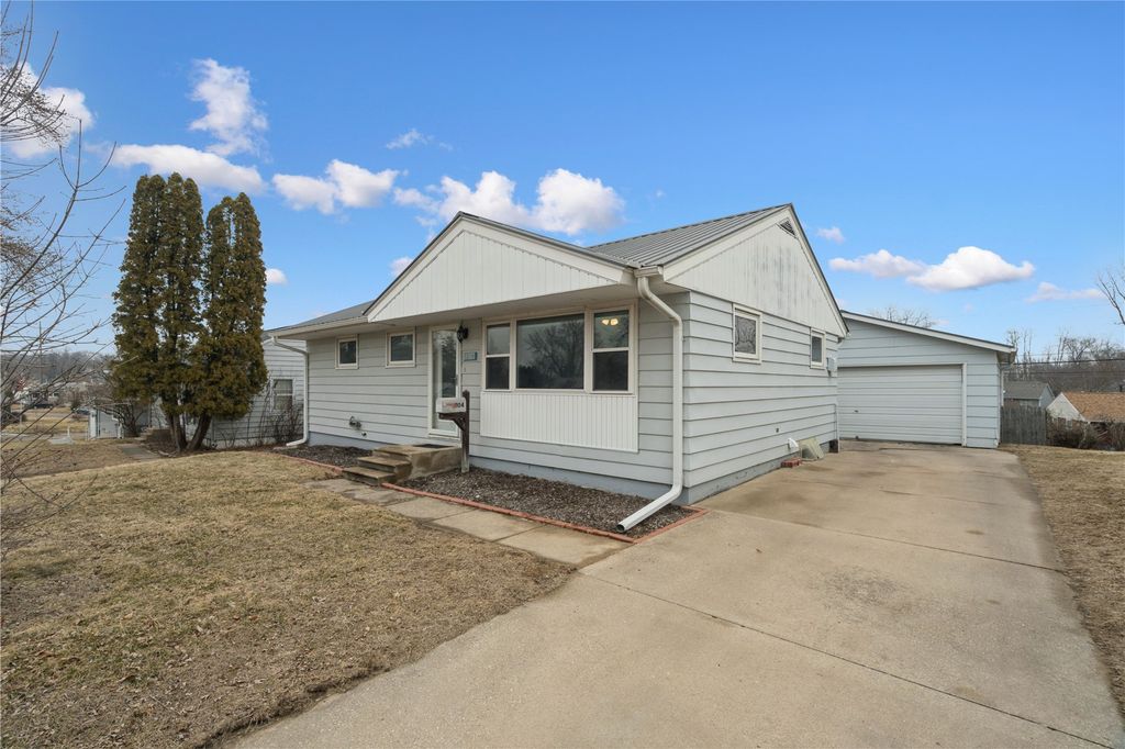1104 Brockman Drive SE, Cedar Rapids, IA 52403