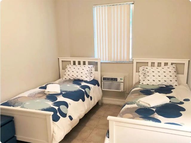 4411 E TRADEWINDS Avenue A-B, Lauderdale By The Sea, FL 33308