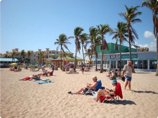4411 E TRADEWINDS Avenue A-B, Lauderdale By The Sea, FL 33308