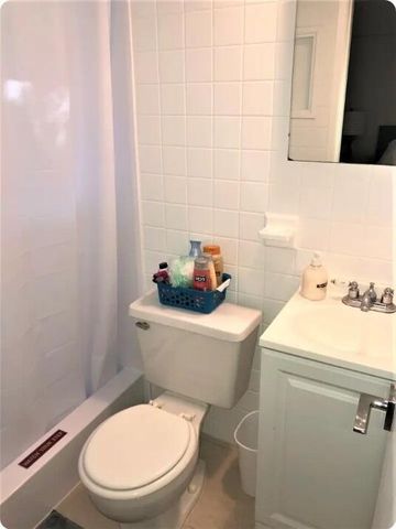 4411 E TRADEWINDS Avenue A-B, Lauderdale By The Sea, FL 33308