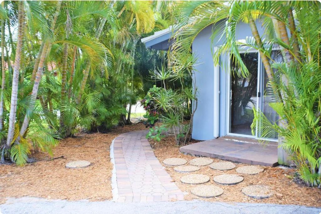 4411 E TRADEWINDS Avenue A-B, Lauderdale By The Sea, FL 33308