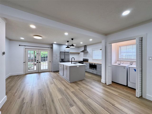 1912 Mcduffie, Houston, TX 77019