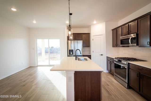 6555 Phoenix St Street, Las Cruces, NM 88012