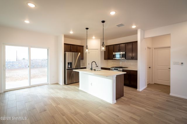 6555 Phoenix St Street, Las Cruces, NM 88012