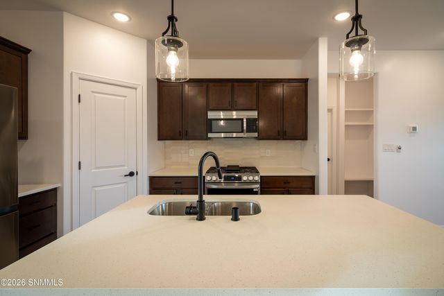 6555 Phoenix St Street, Las Cruces, NM 88012