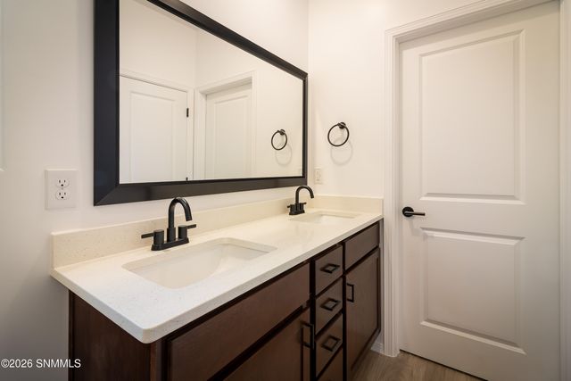 6555 Phoenix St Street, Las Cruces, NM 88012