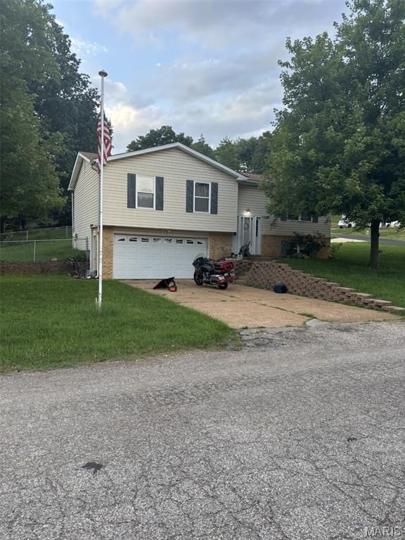1891 Waybridge Lane, Fenton, MO 63026