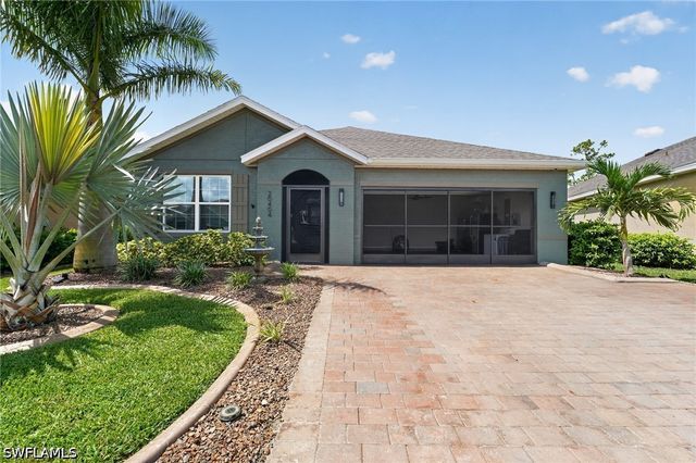 20404 Camino Torcido LOOP, North Fort Myers, FL 33917