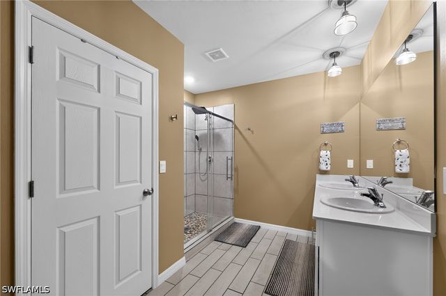 20404 Camino Torcido LOOP, North Fort Myers, FL 33917