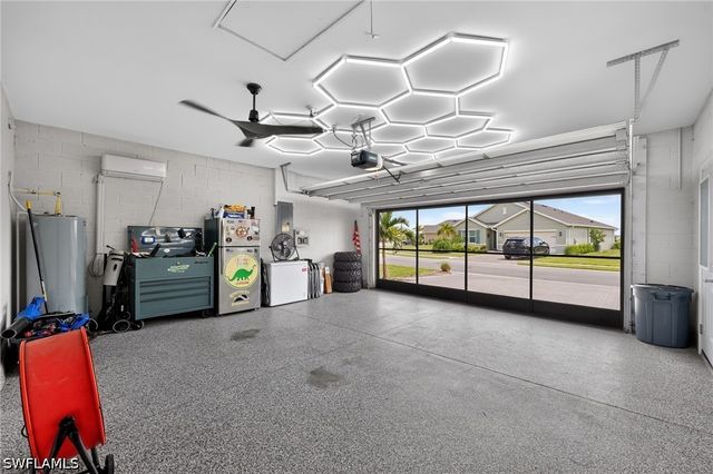 20404 Camino Torcido LOOP, North Fort Myers, FL 33917