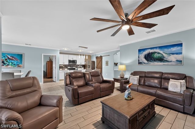 20404 Camino Torcido LOOP, North Fort Myers, FL 33917