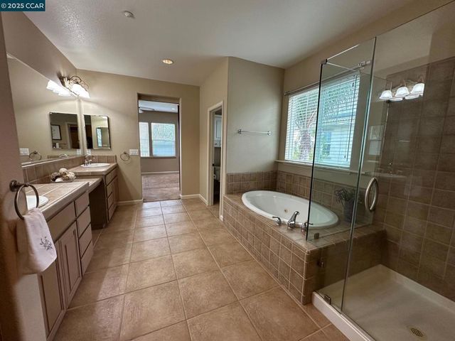 228 Mountain View Dr, Brentwood, CA 94513