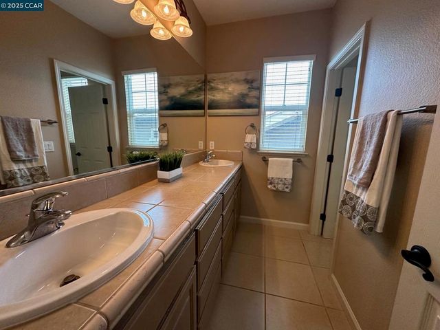 228 Mountain View Dr, Brentwood, CA 94513