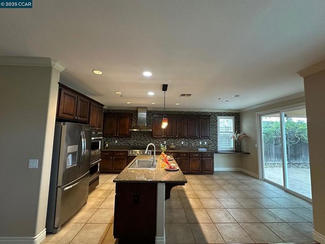 228 Mountain View Dr, Brentwood, CA 94513