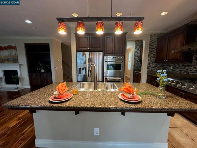 228 Mountain View Dr, Brentwood, CA 94513