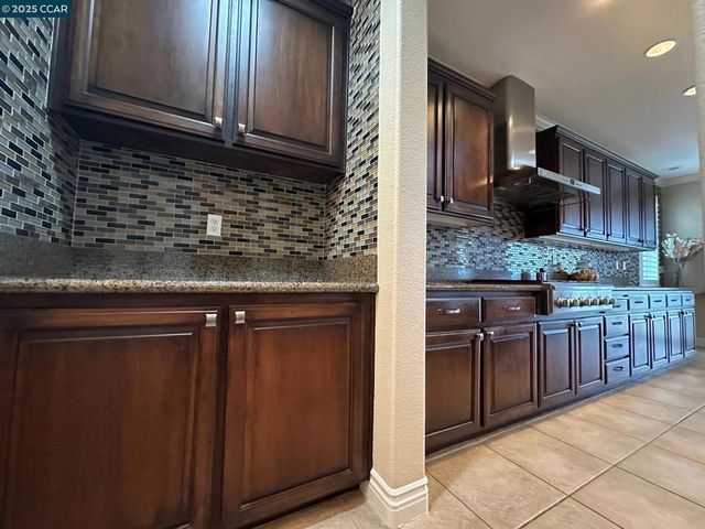 228 Mountain View Dr, Brentwood, CA 94513