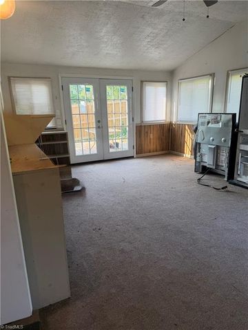 612 School Street, Walnut Cove, NC 27052