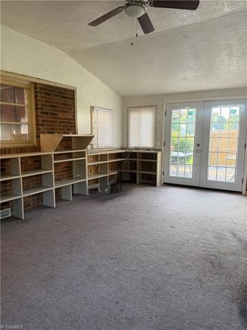 612 School Street, Walnut Cove, NC 27052