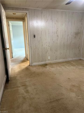 612 School Street, Walnut Cove, NC 27052