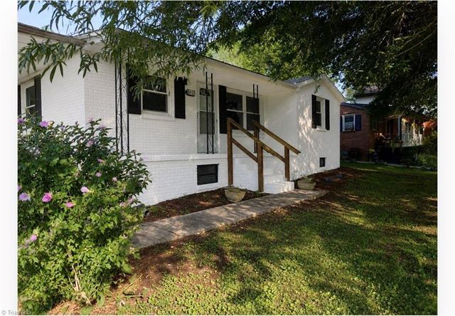 612 School Street, Walnut Cove, NC 27052