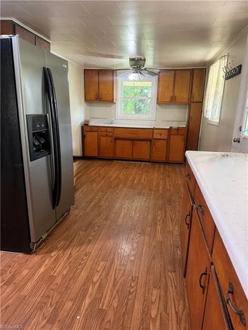 612 School Street, Walnut Cove, NC 27052