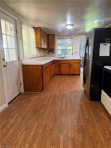 612 School Street, Walnut Cove, NC 27052