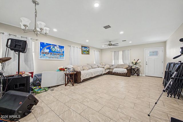 2834 W Fillmore Street, Phoenix, AZ 85009
