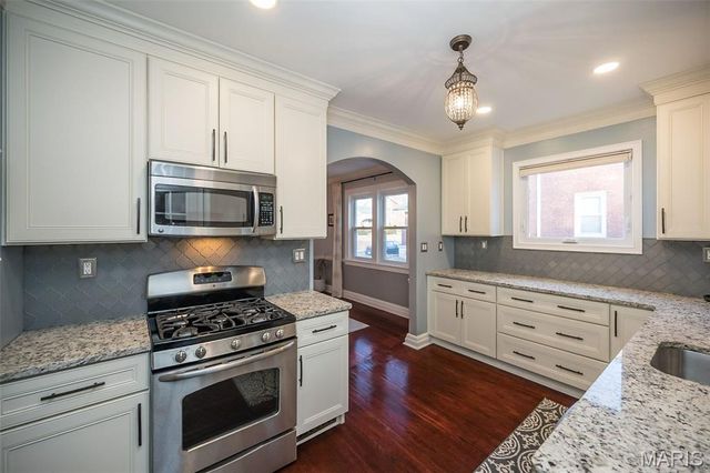 7650 Marion Court, Maplewood, MO 63143