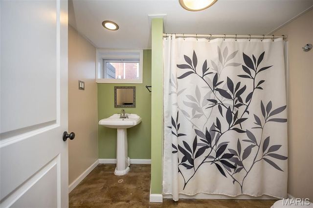 7650 Marion Court, Maplewood, MO 63143